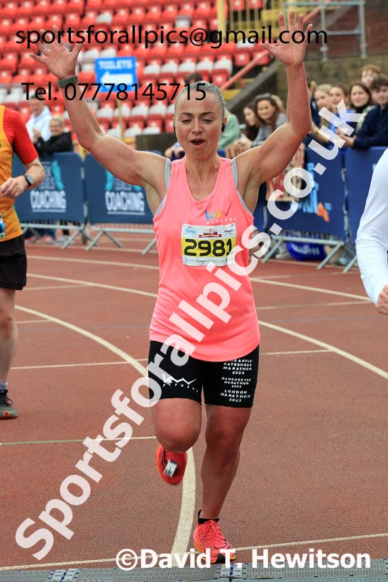 Gateshead Marathon, 2024 Gateshead Marathon, Half Marathon and 10k, Gateshead Stadium.  Photo: David T. Hewitson/Sports for All Pics